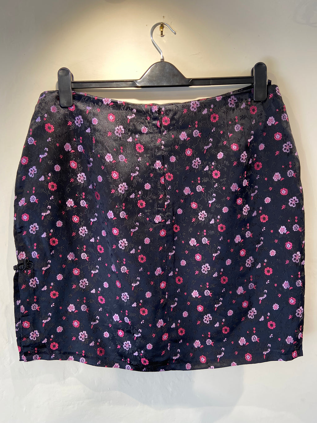 Etam Black, Pink and Purple jacquard floral mini skirt (18)