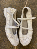 2000's Sketchers White Lace & Leather Balletcore pumps (6/39)