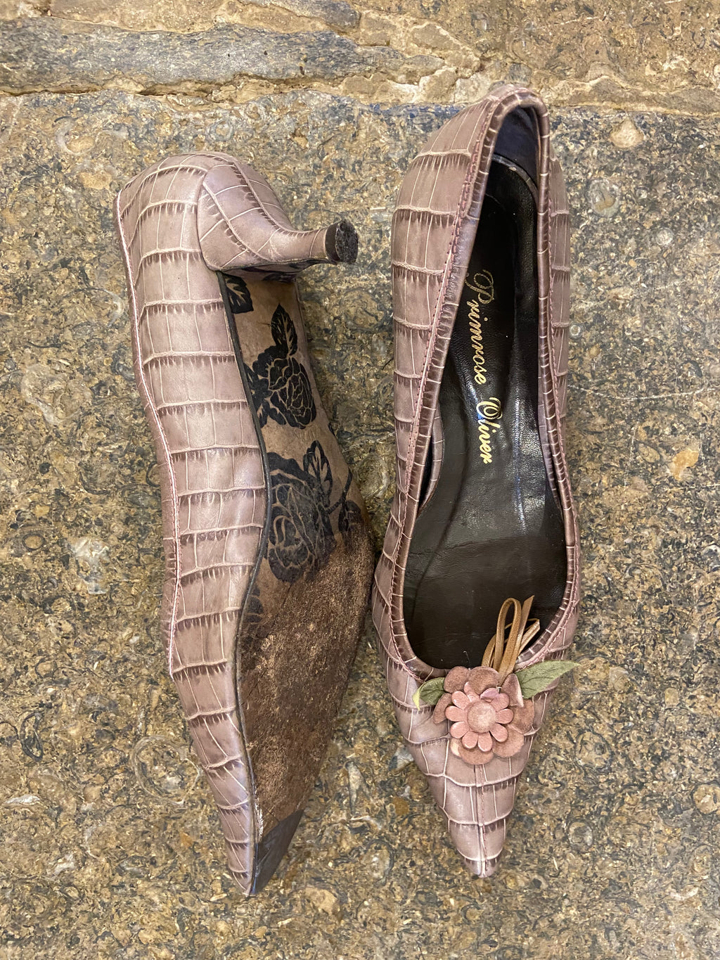 Primrose Oliver Pale brown and Pink kitten heels with flower appliqué (6/39)