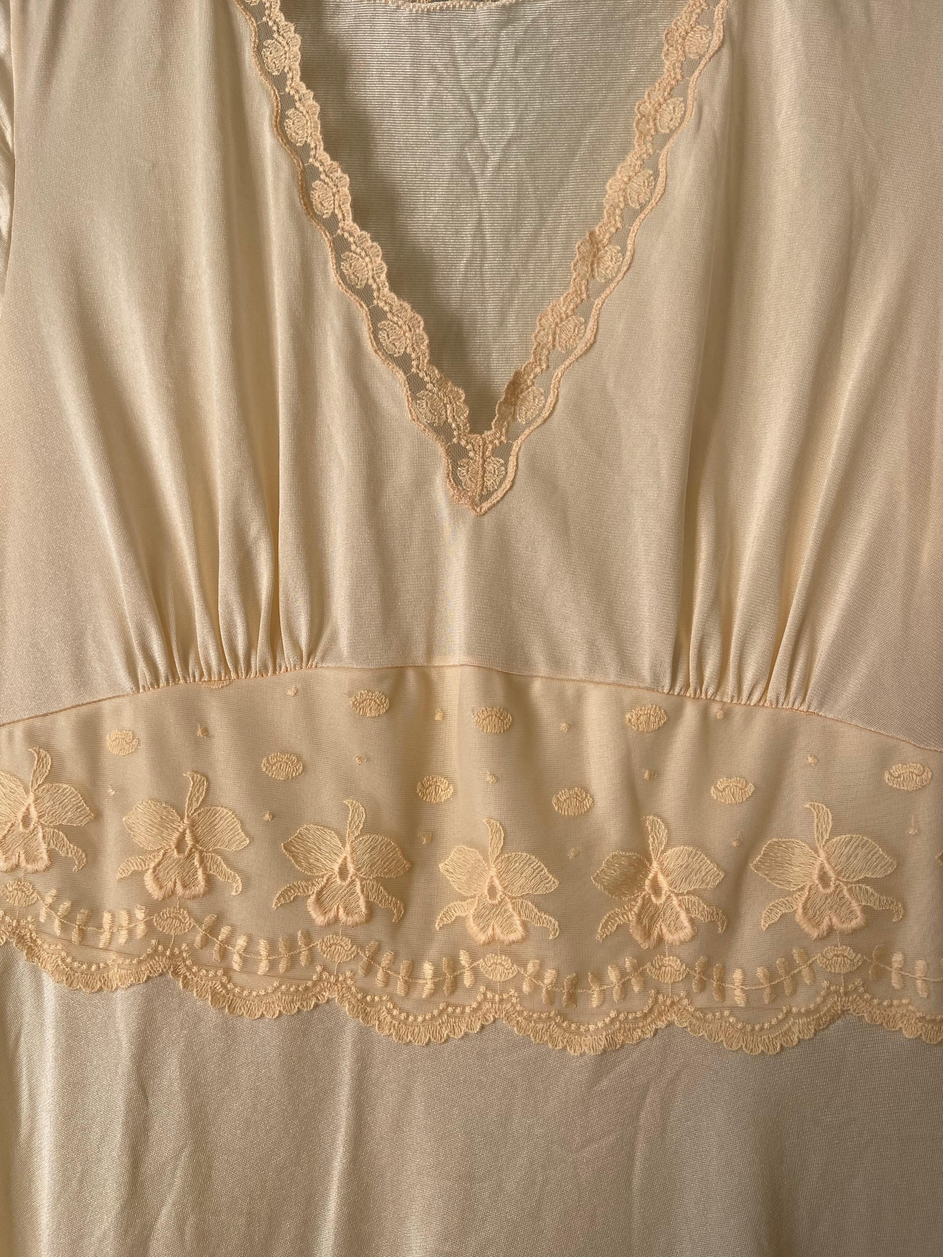 1970s pale yellow/cream lace cap sleeve maxi dress, size 8-10