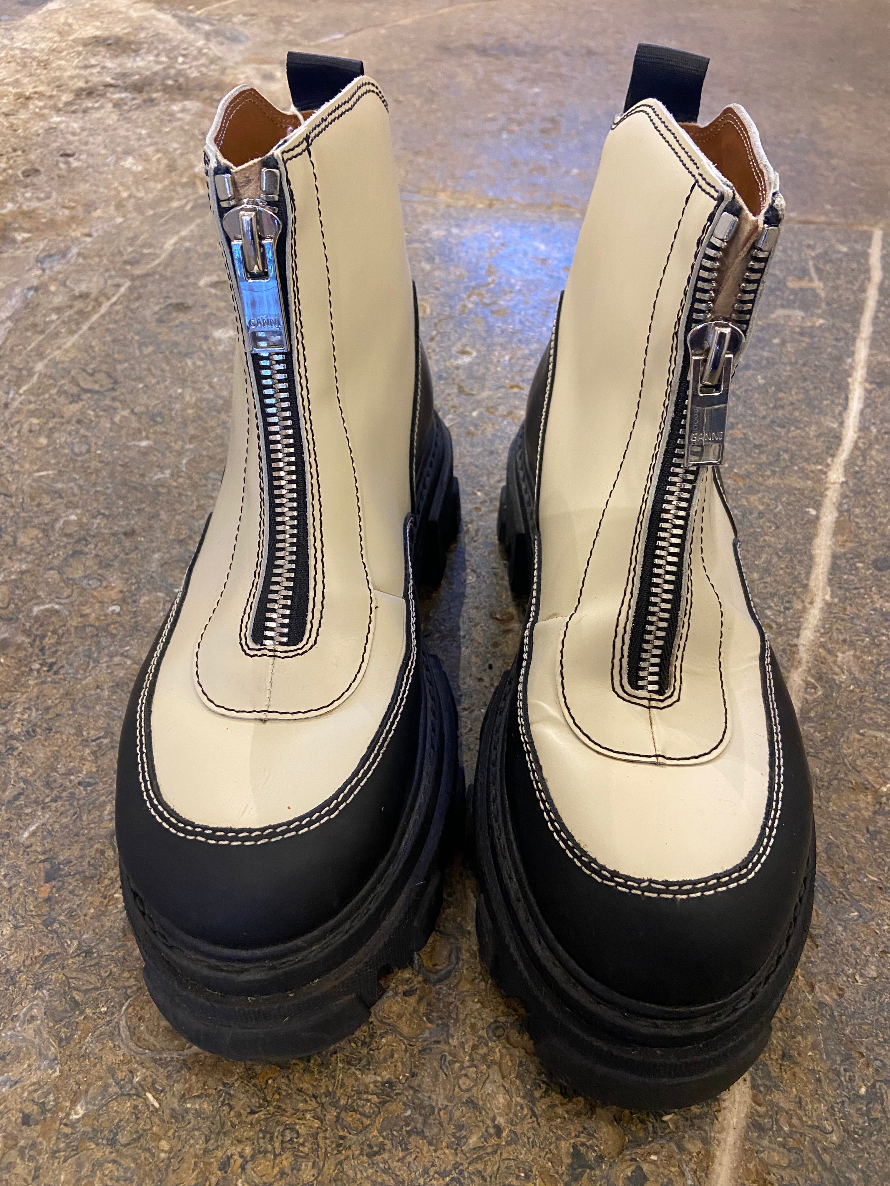 Ganni Cream Zipper Front Platform Ankle Boots (8/41)