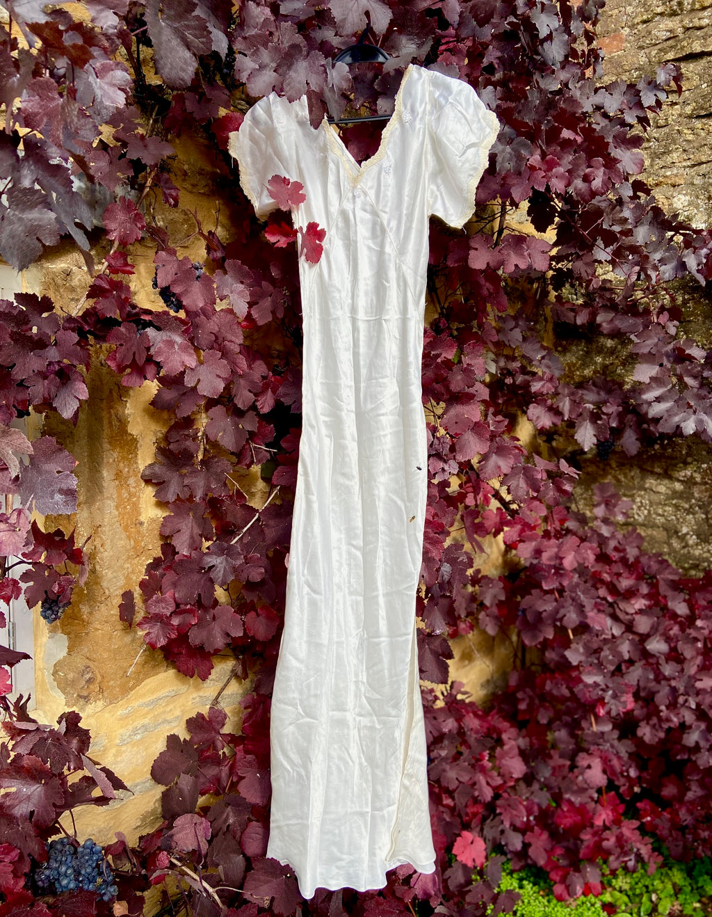 1930's-1940s Cream silk slip dress with floral embroidery and Lace Trim (8-10)