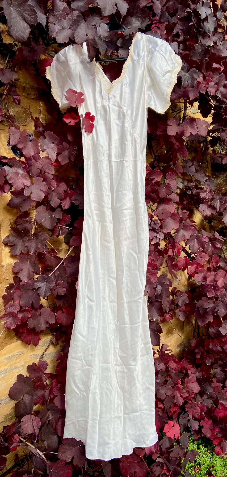 1930's-1940s Cream silk slip dress with floral embroidery and Lace Trim (8-10)