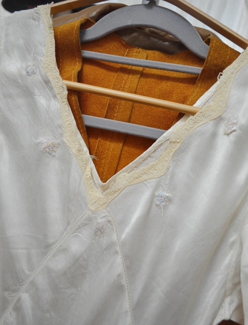 1930's-1940s Cream silk slip dress with floral embroidery and Lace Trim (8-10)